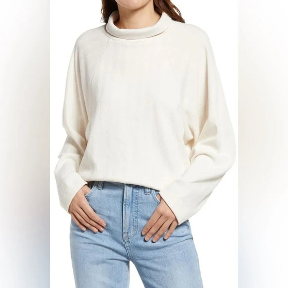 MADEWELL Brushed Herringbone Jacquard Turtleneck‎ Top in Alabaster - Picture 1 of 9